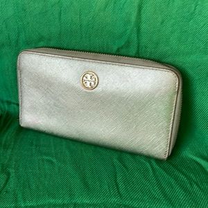 Tory Burch wallet